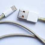 手機充電線出現「4狀況」就該換 專家：恐短路自燃